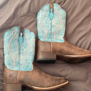 Ariat women’s boots never worn